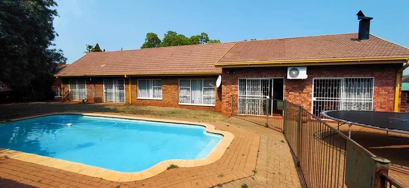 4 Bedroom Property for Sale in Universitas Ridge Free State